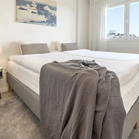 Jg- Modern In Nueva Andalucia