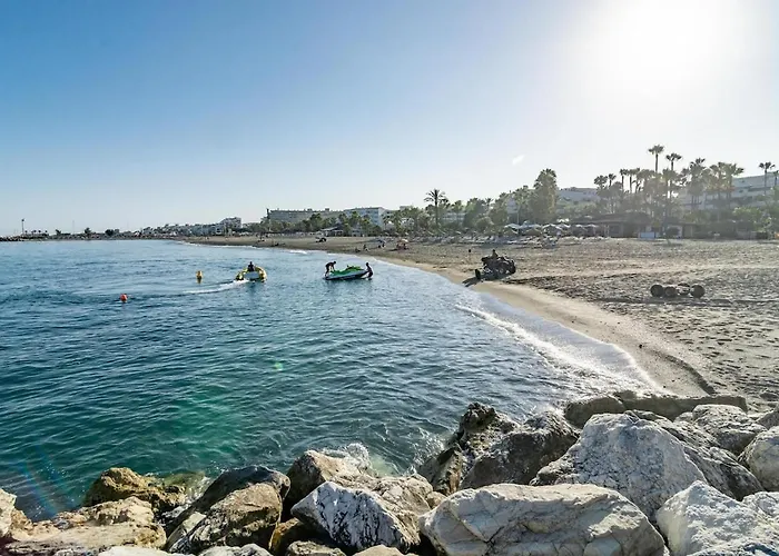 Jg- Modern In Nueva Andalucia